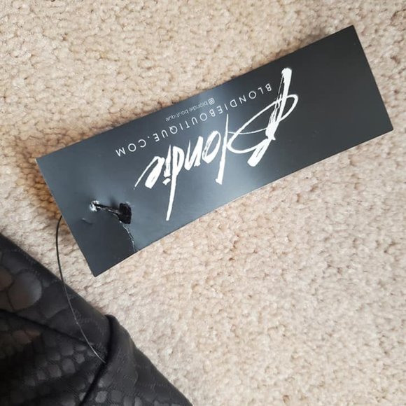 Faux Leather Leggings - Picture 3 of 4